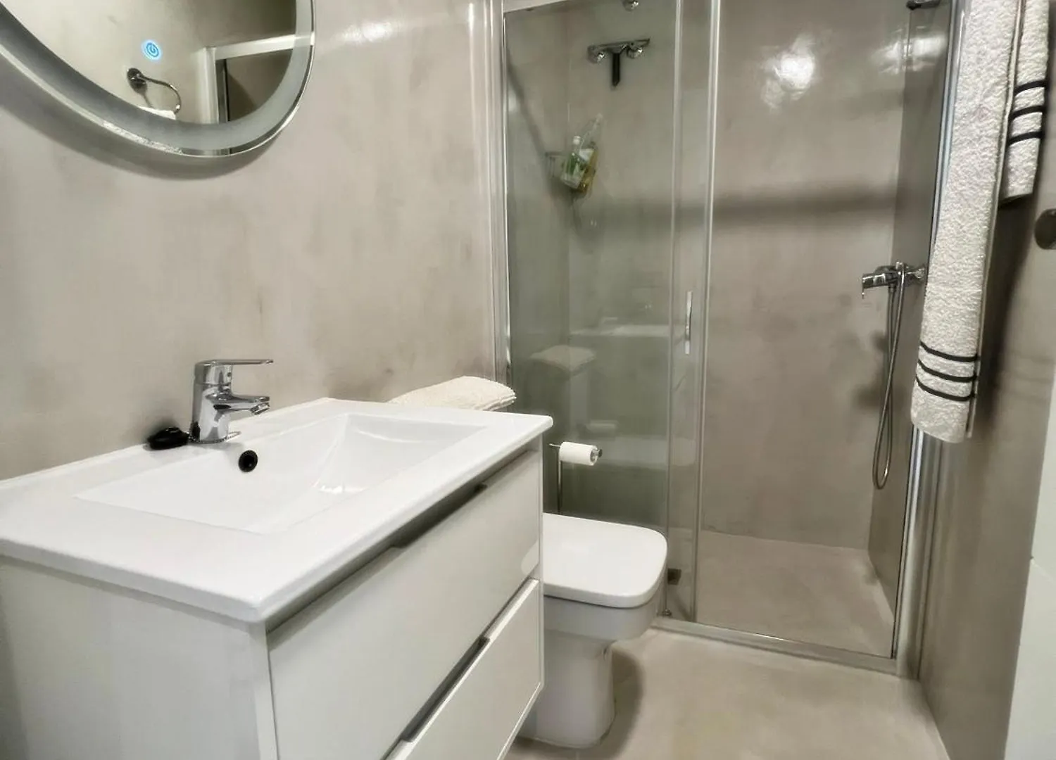 Luxury And New Apartment With Pool Fuengirola Spain